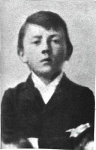 Adolf-Hitler-en-1901-con-12-anos-Wikimedia-commons