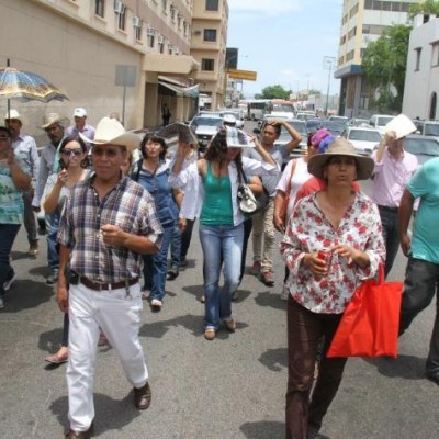  Marchan pobladores del Río Sonora para exigir soluciones