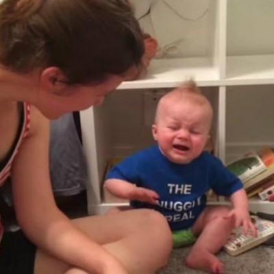  Bebé llora cada vez que sus padres terminan de leerle un cuento