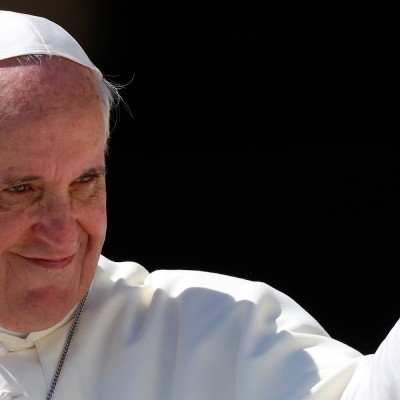  Desmiente Vaticano que Papa tenga tumor cerebral