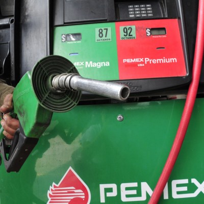  PAN se adjudica reducción al precio de la gasolina