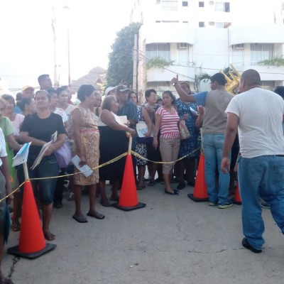  Entrega de televisiones en Acapulco causa estampida; hay cinco heridos