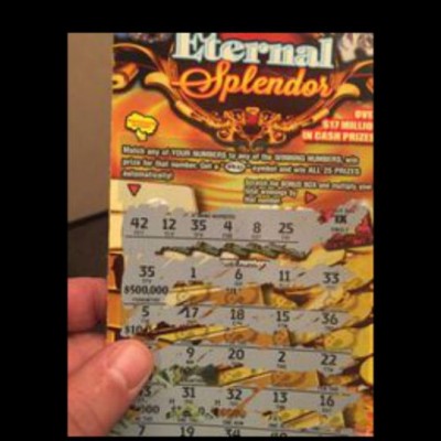  Vagabundo cambia su suerte al invertir en boleto ganador de lotería