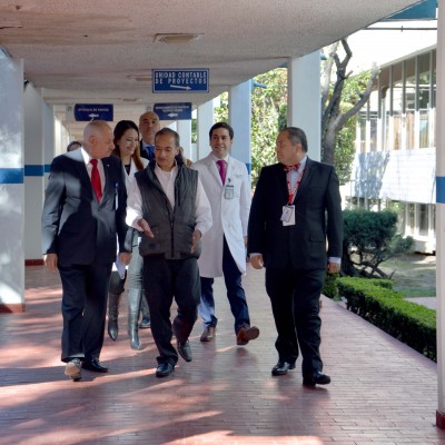  Hospital General de México logra reimplantar manos a carpintero