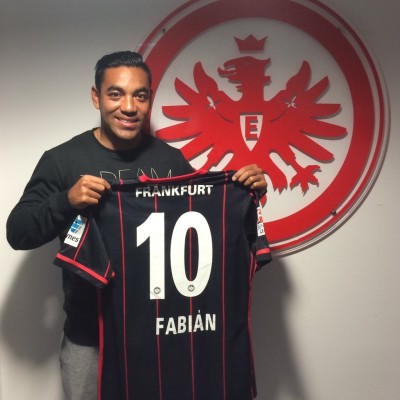  Eintracht presenta de manera oficial a Marco Fabián