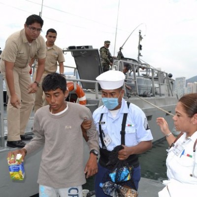  Marina rescata a pescador en Guerrero