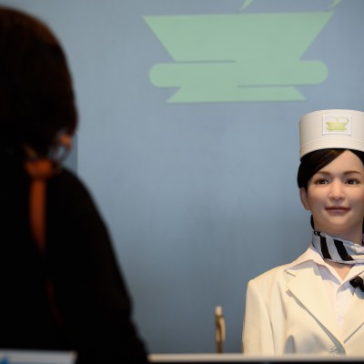  El hotel japonés atendido por robots