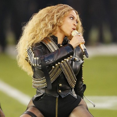  La canción política con la que Beyoncé se robó el show del Super Bowl