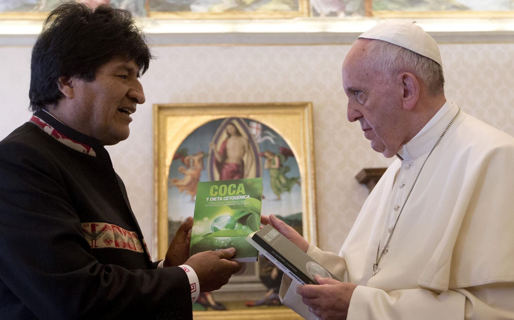  Evo Morales le recomienda al Papa Francisco tomar coca