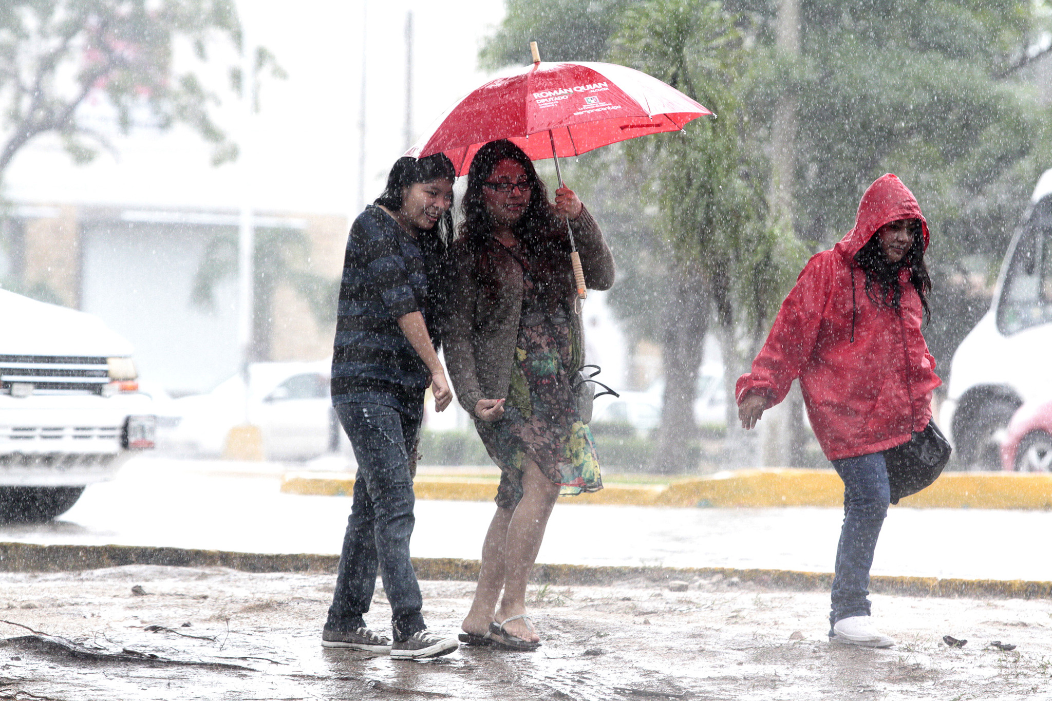  LLuvias y fuertes vientos afectarán gran parte del país