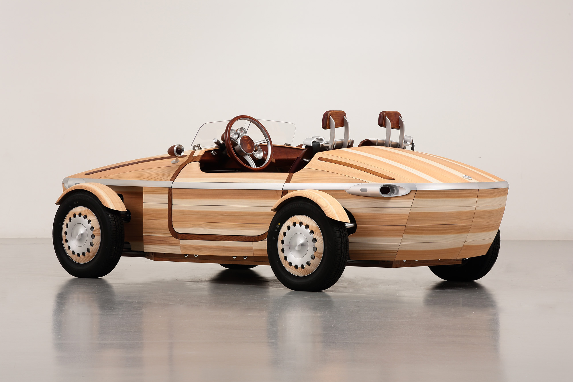  (Video) Toyota crea un automóvil completamente de madera, sin tornillos ni tuercas