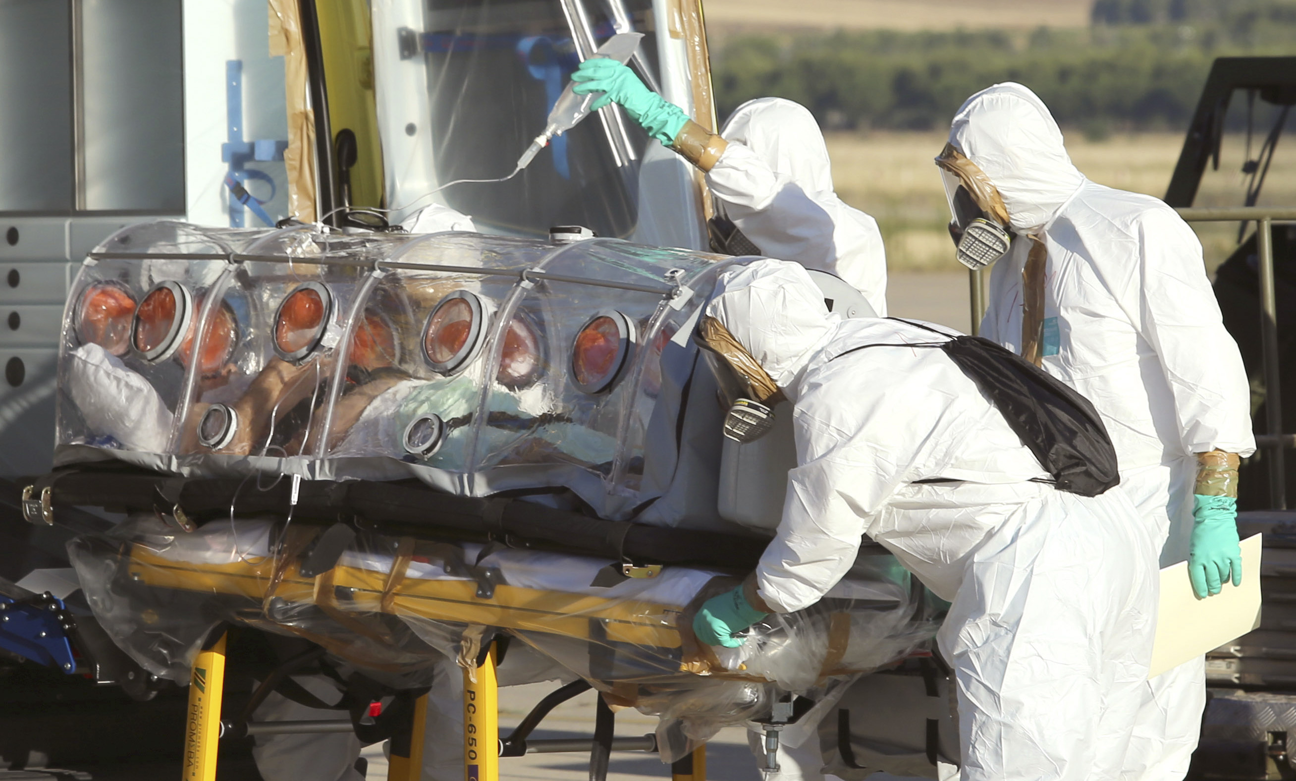  Sobrevivientes del ébola podrían hacer resurgir el virus, señala estudio