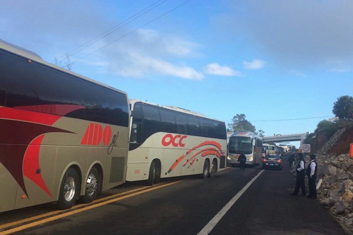  Continúan cierres en 17 carreteras de Oaxaca