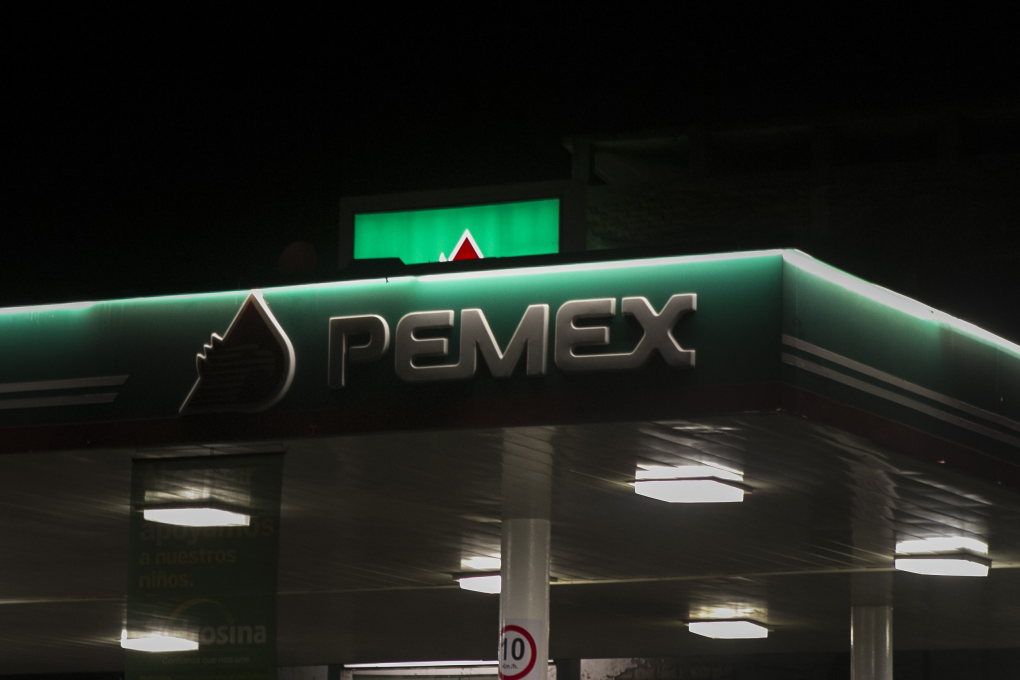  Pemex niega desabasto en Valle de México; 30 gasolineras afectadas