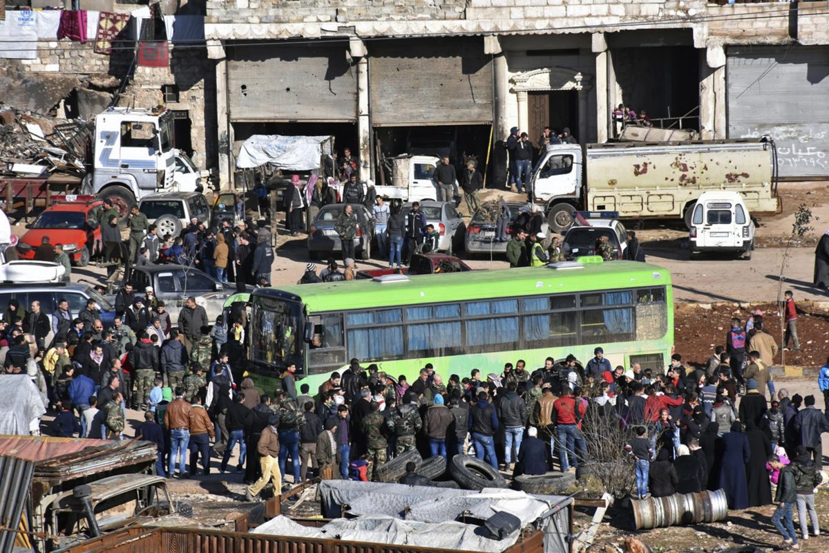  Detienen a 23 choferes que apoyan en la evacuación de civiles de Alepo