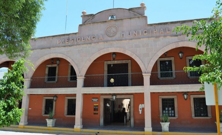  Denuncian destitución irregular del tesorero del Ayuntamiento de Matehuala