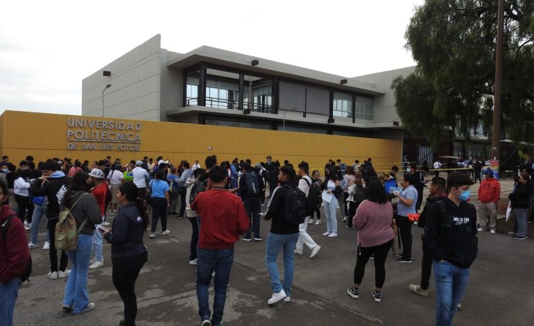  Sedesore acarrea alumnos de la Universidad Politécnica a evento de Gallardo