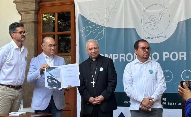  Candidatos a la alcaldía de SLP firman con la iglesia el “Compromiso por la paz”