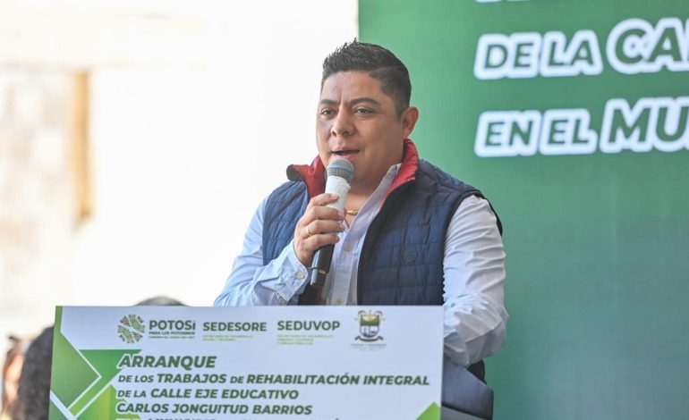  Gallardo ofrece construir lienzos charros en municipios a cambio de donaciones para el DIF