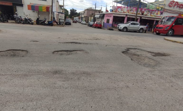  A 2 años, vialidad rehabilitada por Gobierno de SLP presenta baches y hundimientos