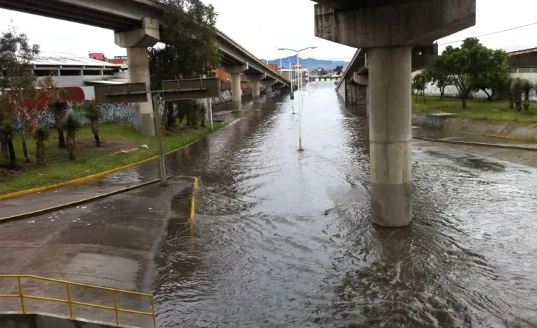  Alcalde pide no ingresar al río Santiago tras desfogue de la presa San José