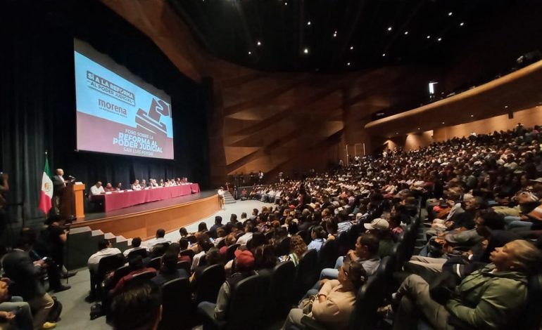  Morena presenta reforma al Poder Judicial en SLP; opositores se manifiestan