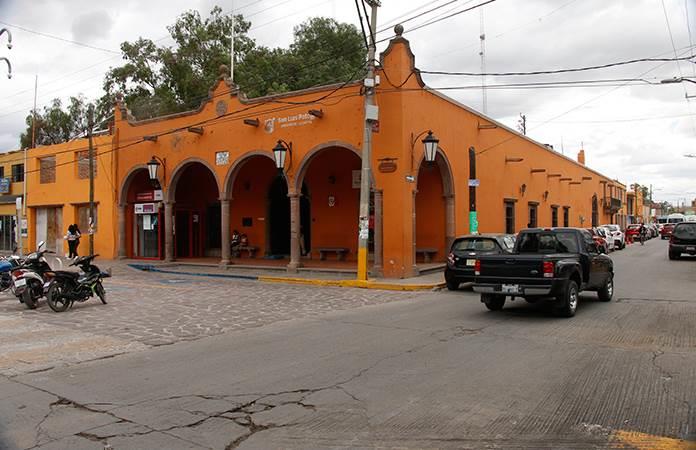  Avanzan acuerdos sobre inmuebles y agua en Villa de Pozos: Galindo