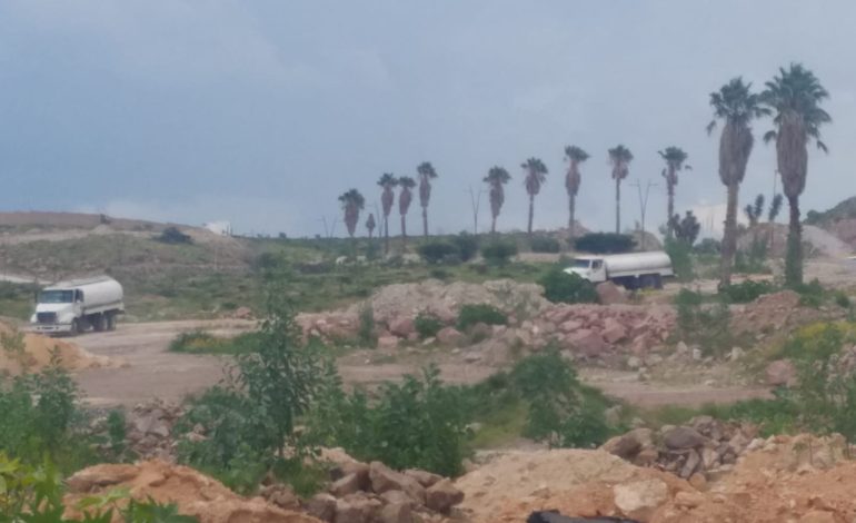  (VIDEO) Acusan al Gobierno de SLP de saquear agua y toneladas de rocas de la Sierra San Miguelito