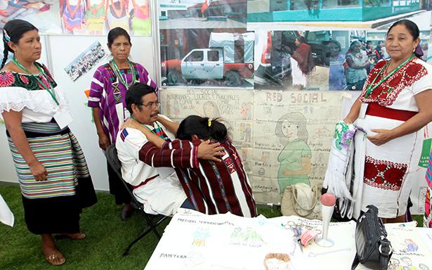  Parteras y médicos tradicionales exigen frenar la reforma a la Ley de Salud de SLP