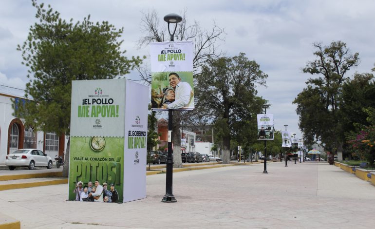  Pollo hasta en la sopa: tapizan Matehuala de propaganda de Gallardo