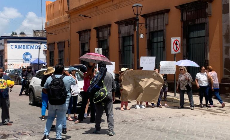  Vecinos de San Sebastián se manifiestan exigiendo soluciones ante inundaciones en la zona