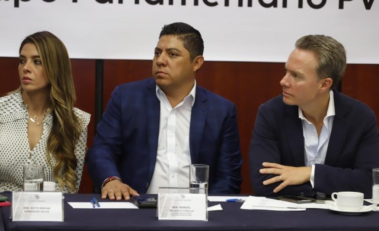  Gobernador de SLP asiste a reunión del PVEM en el Senado