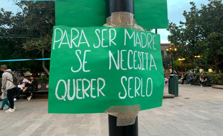  Pañuelos verdes y voces alzadas: el 28S resuena en Plaza de Armas