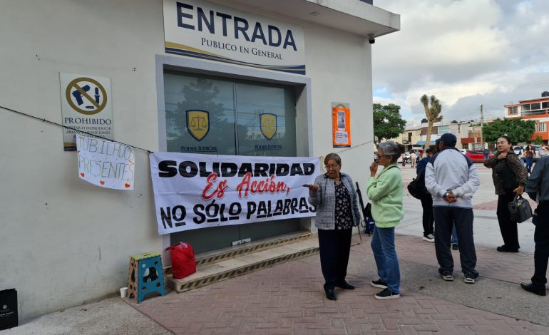  (VIDEO) Jubilados del Poder Judicial exigen pago de liquidaciones tras 2 años de atraso