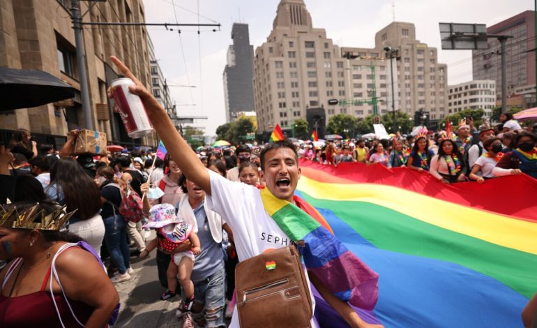  Presentan iniciativa para crear la Ley para la Protección de Personas LGBTTI en SLP