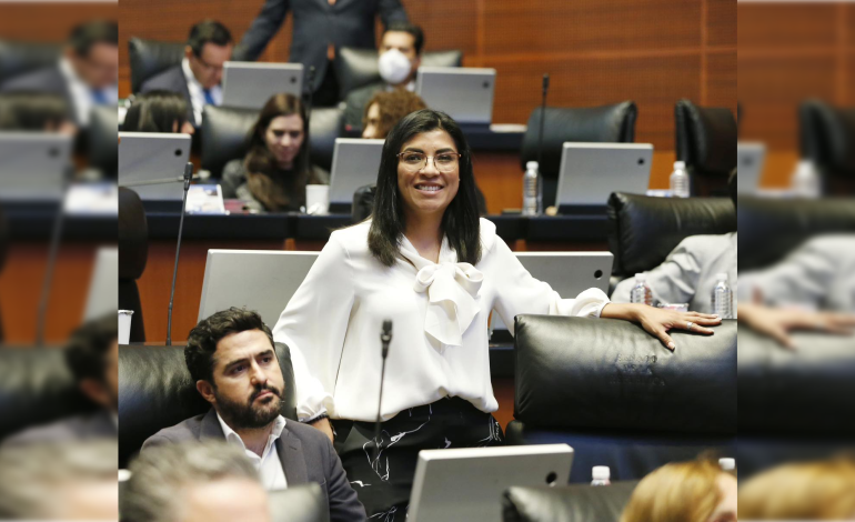  Verónica Rodríguez regresa a su cargo como senadora