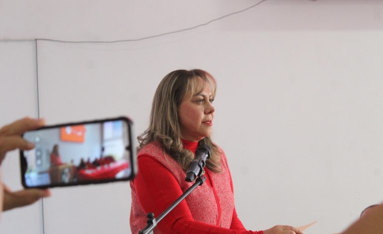  Reelección de Sara Rocha en el PRI fue proceso a modo de una “franquicia política en quiebra”: Ángel Castillo