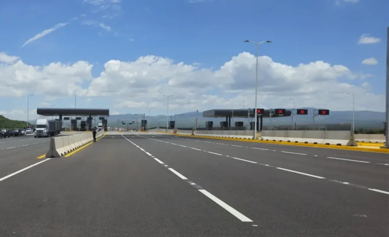  Congreso de SLP aprueba concesionar la autopista Matehuala a Grupo Valoran