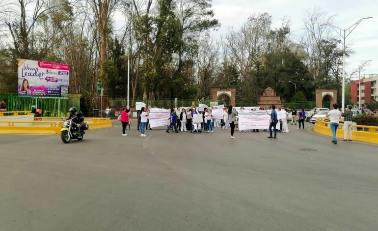  Enfermeras jubiladas del Hospital Central exigen pago justo de pensiones