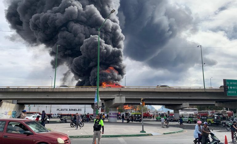  Video | Mega incendio en Soledad provoca la evacuación de 400 personas